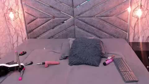 Snapshot of sasha_brownie_ chatting on November 21, 2025, 8:18 pm Sasha online show from November 21, 2025, 8:18 pm