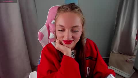 Snapshot of sasha_hardy chatting on December 21, 2025, 4:14 pm Sasha online show from December 21, 2025, 4:14 pm