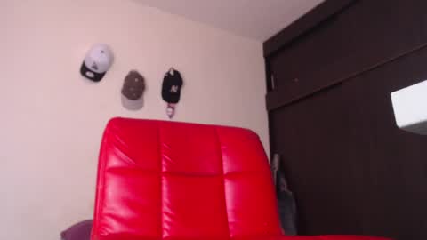 sasha_tsbbc online show from February 6, 2025, 8:02 pm