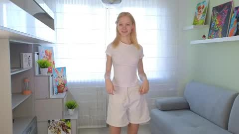 Sasha online show from April 11, 2026, 5:12 am