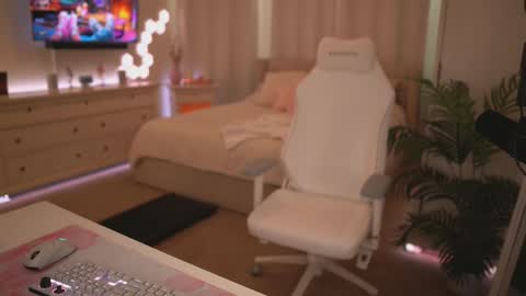 sashawest_official online show from March 11, 2026, 3:18 pm