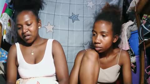 sasivia08 online show from April 16, 2026, 9:50 pm