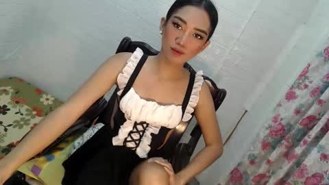 KEYLLA online show from April 10, 2026, 9:52 pm