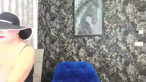 Snapshot of sassy_seasons chatting on October 29, 2025, 9:55 am sassy_seasons online show from October 29, 2025, 9:55 am