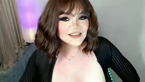 sassy_vivits online show from May 7, 2026, 5:35 am