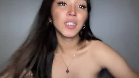 Snapshot of sassy_yourgirlxxxx chatting on February 22, 2026, 12:34 am Sassygirl online show from February 22, 2026, 12:34 am