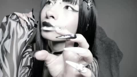 Snapshot of satanbabee_ chatting on January 18, 2025, 4:04 am im expecting 300 thumbs up on my altar online show from January 18, 2025, 4:04 am