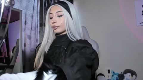 Snapshot of satanbabee_ chatting on February 13, 2025, 10:00 pm im expecting 300 thumbs up on my altar online show from February 13, 2025, 10:00 pm