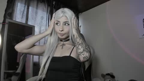 Snapshot of satanbabee_ chatting on February 15, 2025, 10:42 pm im expecting 300 thumbs up on my altar online show from February 15, 2025, 10:42 pm