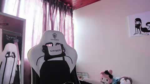 Snapshot of satanbabee_ chatting on February 19, 2025, 9:47 pm im expecting 300 thumbs up on my altar online show from February 19, 2025, 9:47 pm