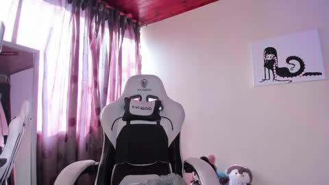 Snapshot of satanbabee_ chatting on February 20, 2025, 9:42 pm im expecting 300 thumbs up on my altar online show from February 20, 2025, 9:42 pm