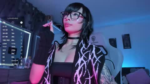 Snapshot of satanbabee_ chatting on September 18, 2025, 11:51 pm im expecting 300 thumbs up on my altar online show from September 18, 2025, 11:51 pm