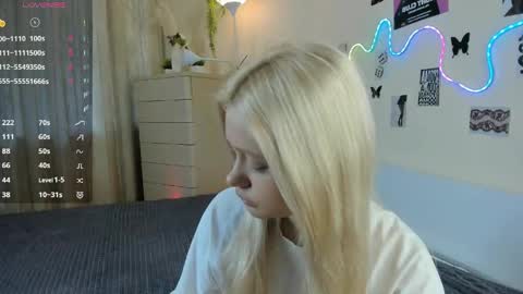 satinpresence online show from May 26, 2026, 5:03 am
