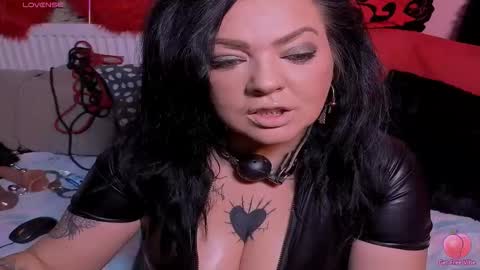 Snapshot of satisfymydesires chatting on December 17, 2025, 3:18 pm Elena online show from December 17, 2025, 3:18 pm