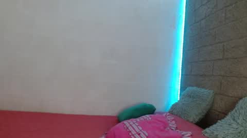 Snapshot of sativa_29 chatting on December 17, 2024, 5:47 pm Sativa online show from December 17, 2024, 5:47 pm