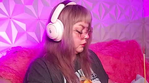 Gina George online show from November 15, 2025, 10:15 pm