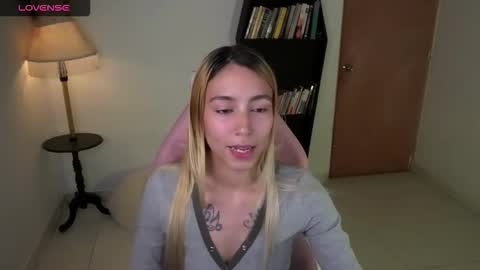 I AM JENN  online show from December 20, 2025, 2:40 am