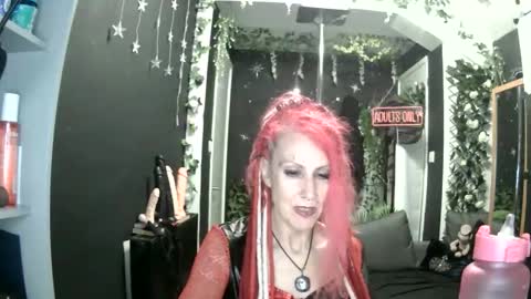 Snapshot of saucysky chatting on April 17, 2026, 8:56 pm SaucySky online show from April 17, 2026, 8:56 pm