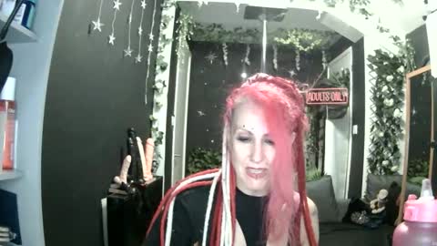 Snapshot of saucysky chatting on April 21, 2026, 8:34 pm SaucySky online show from April 21, 2026, 8:34 pm