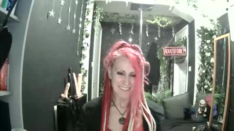 Snapshot of saucysky chatting on April 26, 2026, 8:39 pm SaucySky online show from April 26, 2026, 8:39 pm