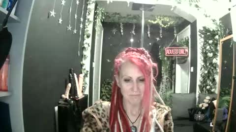 Snapshot of saucysky chatting on April 27, 2026, 9:24 pm SaucySky online show from April 27, 2026, 9:24 pm
