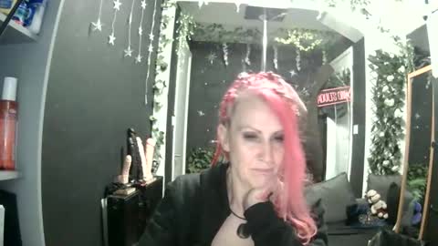 Snapshot of saucysky chatting on May 3, 2026, 9:43 pm SaucySky online show from May 3, 2026, 9:43 pm
