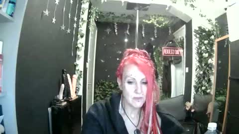Snapshot of saucysky chatting on May 10, 2026, 7:13 am SaucySky online show from May 10, 2026, 7:13 am