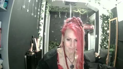 Snapshot of saucysky chatting on May 11, 2026, 9:12 pm SaucySky online show from May 11, 2026, 9:12 pm