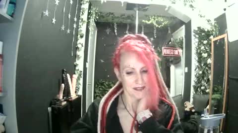 Snapshot of saucysky chatting on May 12, 2026, 9:23 pm SaucySky online show from May 12, 2026, 9:23 pm
