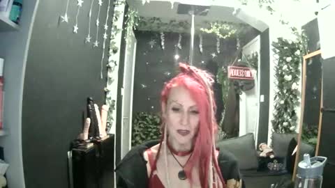 Snapshot of saucysky chatting on May 13, 2026, 9:22 pm SaucySky online show from May 13, 2026, 9:22 pm