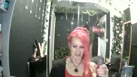 Snapshot of saucysky chatting on May 19, 2026, 8:48 pm SaucySky online show from May 19, 2026, 8:48 pm