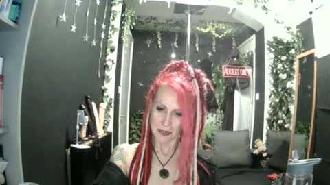 Snapshot of saucysky chatting on May 20, 2026, 9:21 pm SaucySky online show from May 20, 2026, 9:21 pm