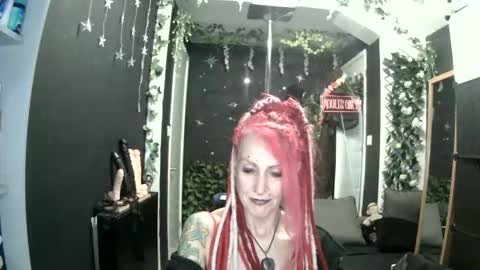 Snapshot of saucysky chatting on May 23, 2026, 8:57 pm SaucySky online show from May 23, 2026, 8:57 pm