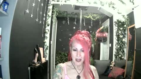 Snapshot of saucysky chatting on May 30, 2026, 7:55 pm SaucySky online show from May 30, 2026, 7:55 pm