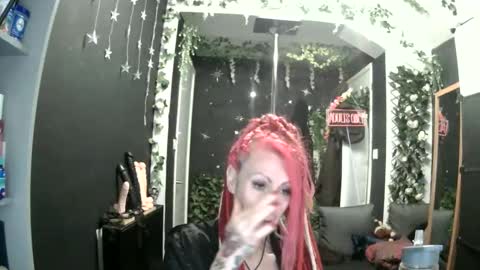 Snapshot of saucysky chatting on May 31, 2026, 7:59 am SaucySky online show from May 31, 2026, 7:59 am
