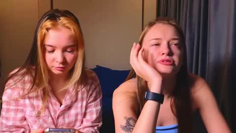 LUNA and ANNA    online show from January 8, 2025, 5:37 pm