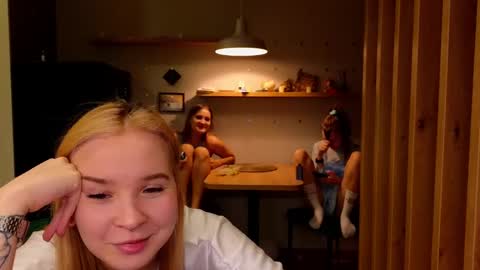 LUNA and ANNA    online show from February 12, 2025, 5:16 pm