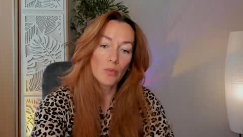 Snapshot of save_the_qween chatting on May 13, 2026, 7:28 am save the qween online show from May 13, 2026, 7:28 am