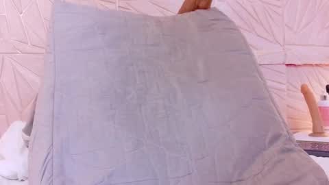 savory_pussy18 online show from October 9, 2025, 2:15 pm