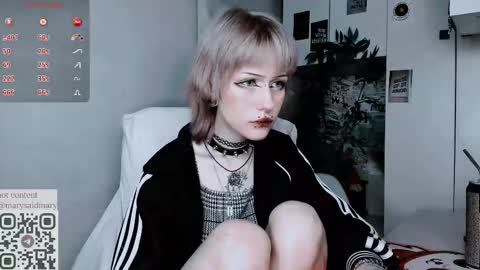 pronoun she. name Mary. age 21. online show from September 21, 2025, 10:22 pm