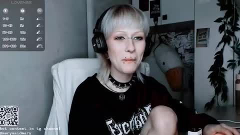 pronoun she. name Mary. age 21. online show from October 18, 2025, 6:52 pm
