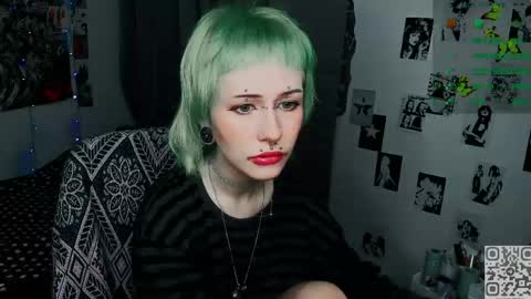 Snapshot of say_mary chatting on March 20, 2026, 6:13 pm pronoun she. name Mary. age 21. online show from March 20, 2026, 6:13 pm