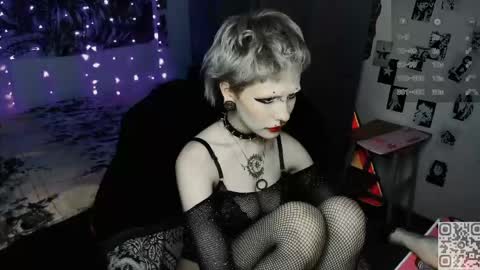 Snapshot of say_mary chatting on April 25, 2026, 9:45 pm pronoun she. name Mary. age 21. online show from April 25, 2026, 9:45 pm