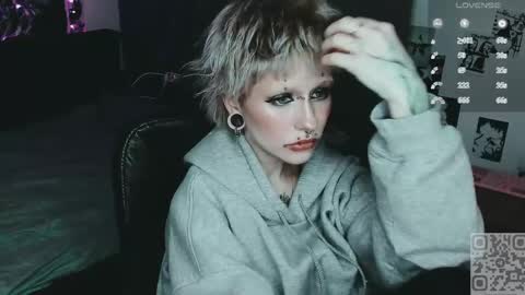 Snapshot of say_mary chatting on May 13, 2026, 7:00 pm pronoun she. name Mary. age 21. online show from May 13, 2026, 7:00 pm