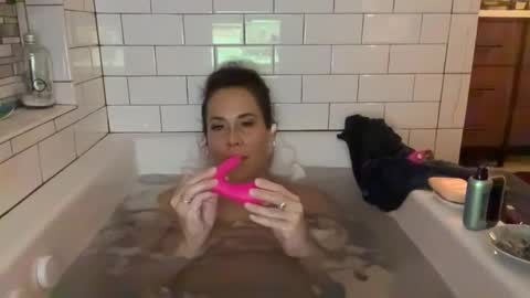 Snapshot of sayplsgdgrl chatting on January 20, 2025, 2:11 am Good Girls Say Please...and Thank You online show from January 20, 2025, 2:11 am