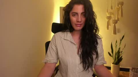 Venus online show from January 15, 2025, 3:29 pm