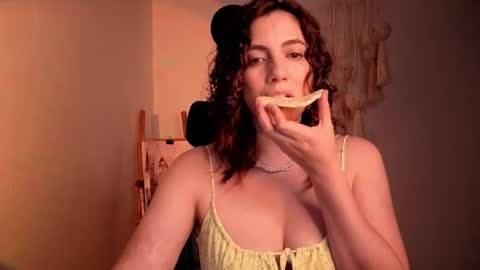 Venus online show from March 15, 2026, 2:23 pm