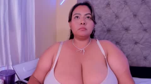 Snapshot of scarleet_boobs chatting on April 16, 2026, 12:55 am camila online show from April 16, 2026, 12:55 am