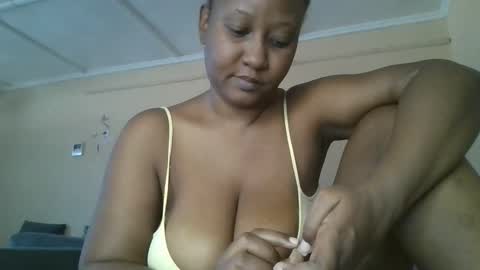 scarlet_25142359 online show from September 19, 2025, 8:49 am