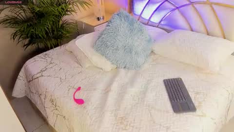 Snapshot of scarlet__hill chatting on January 5, 2025, 3:22 am scarlet hill online show from January 5, 2025, 3:22 am